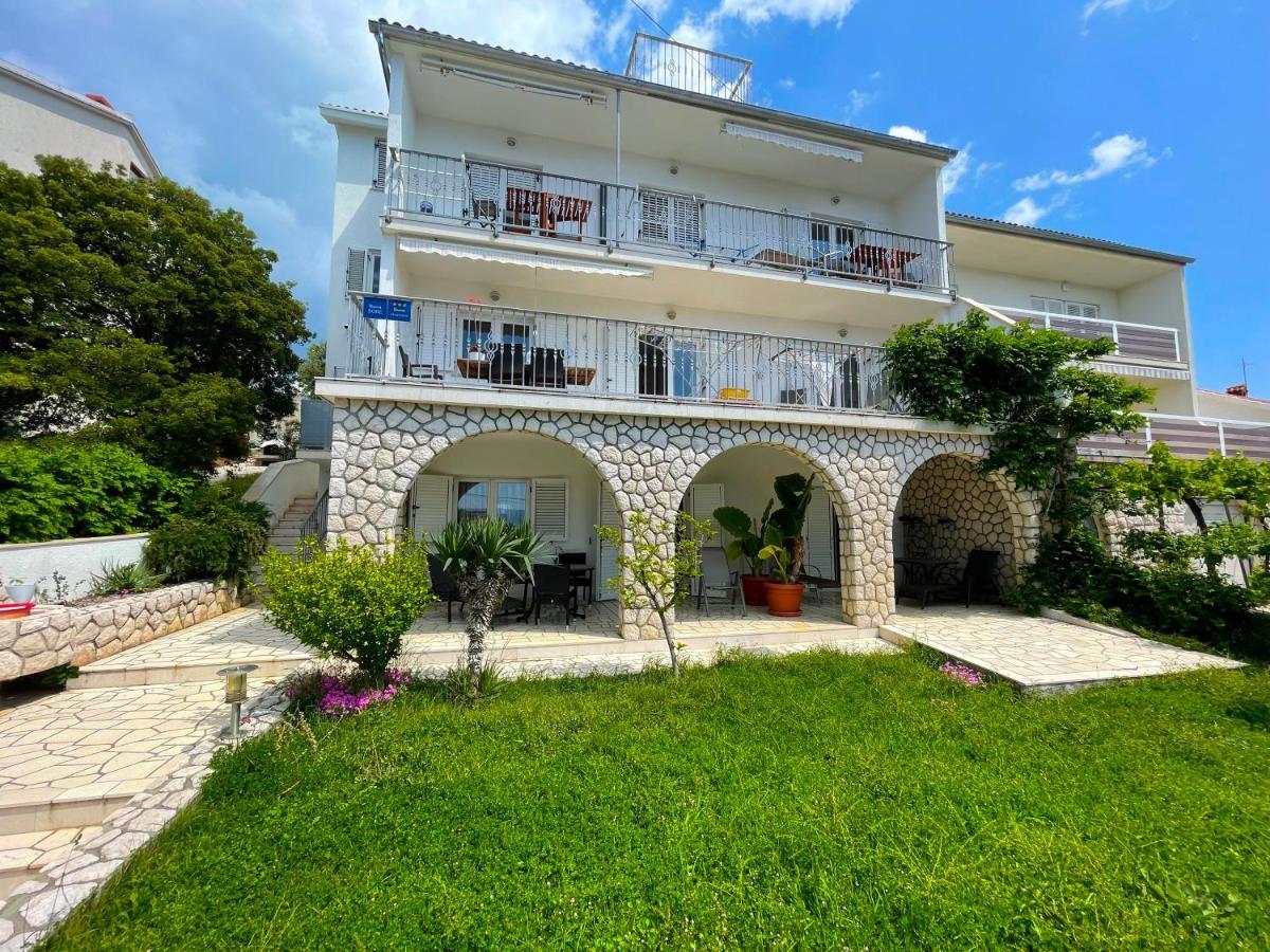 Apartments Sams Novi Vinodolski Exterior foto