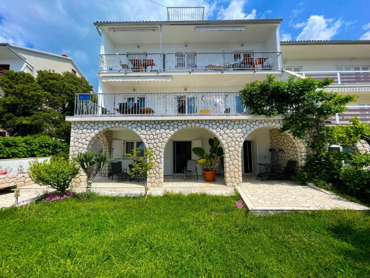 Apartments Sams Novi Vinodolski Exterior foto